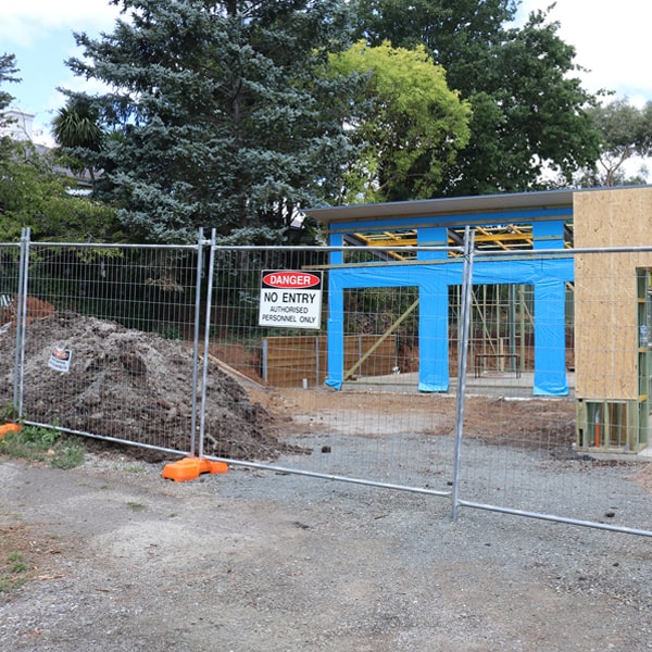 do you deliver and install temporary fencing and what's the cost for this in Jamaica